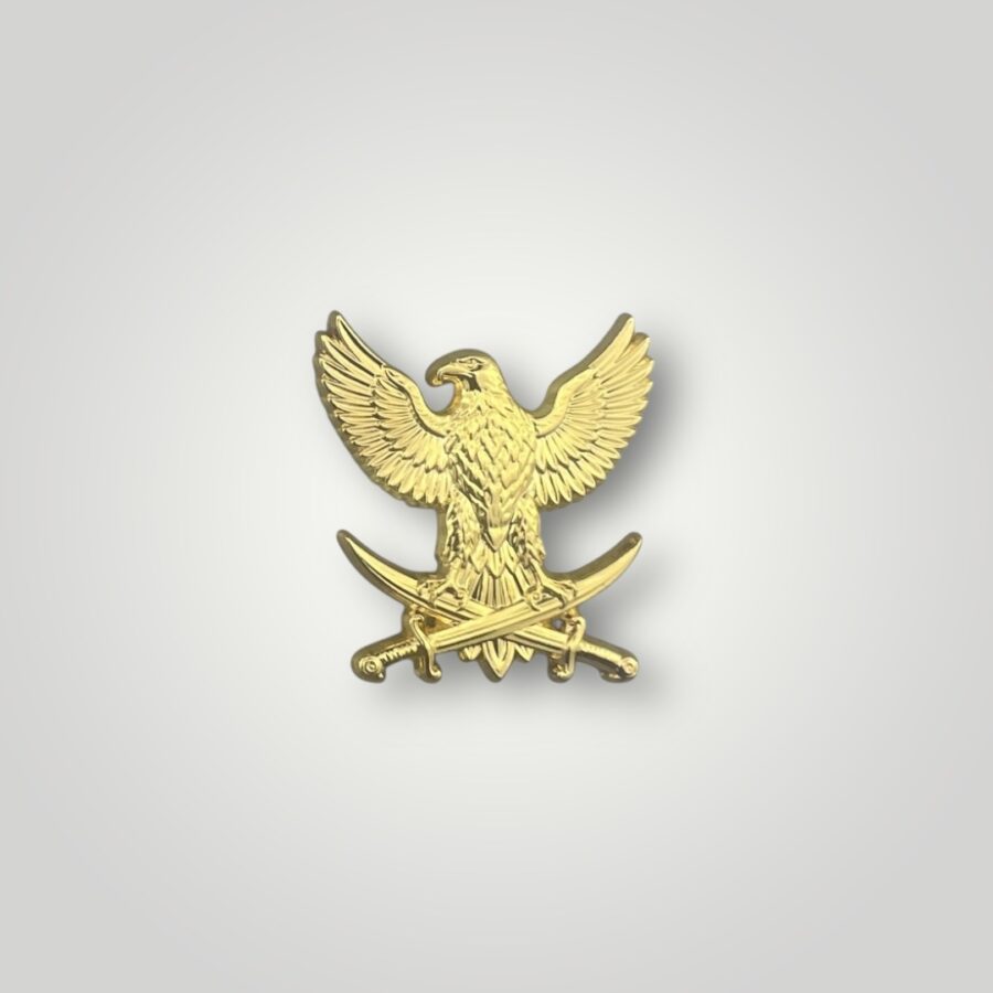 ملصق الصقر الحر الذهبي